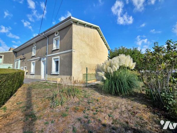 Maison de village avec exploitation agricole