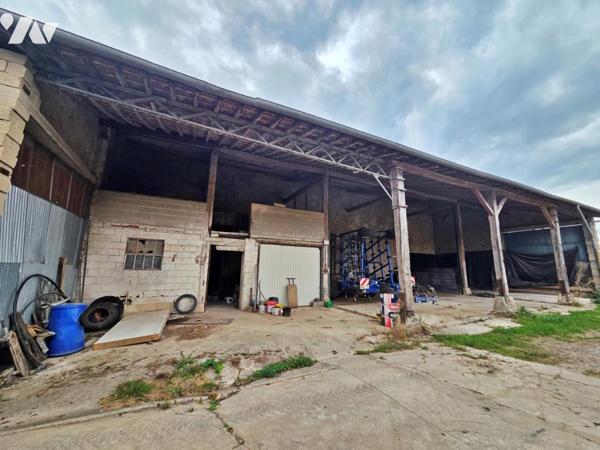 Maison de village avec exploitation agricole