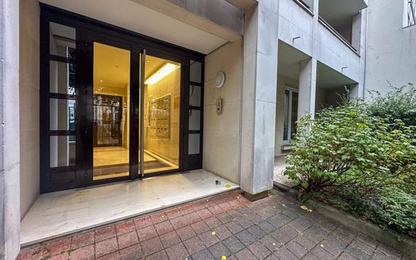 Appartement à vendre    3 pièces • 71,55 m2 Issy-les-Moulineaux