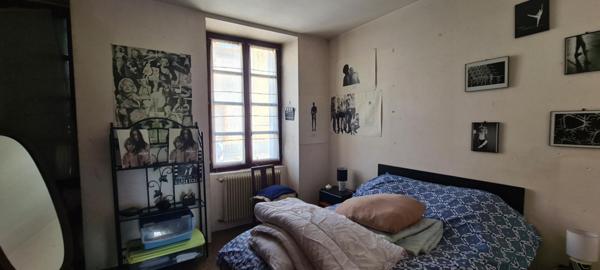 Maison Clisson 6 P . 130 M² . T 718 M² . 4 Chs . 1 Bureau . Garage double . Dépendances