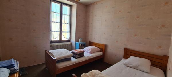 Maison Clisson 6 P . 130 M² . T 718 M² . 4 Chs . 1 Bureau . Garage double . Dépendances