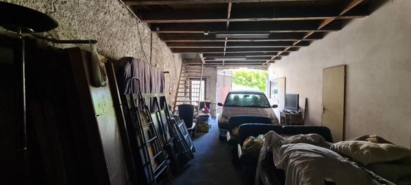 Maison Clisson 6 P . 130 M² . T 718 M² . 4 Chs . 1 Bureau . Garage double . Dépendances