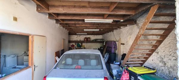 Maison Clisson 6 P . 130 M² . T 718 M² . 4 Chs . 1 Bureau . Garage double . Dépendances