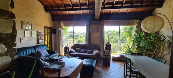 Maison Clisson 6 P . 130 M² . T 718 M² . 4 Chs . 1 Bureau . Garage double . Dépendances