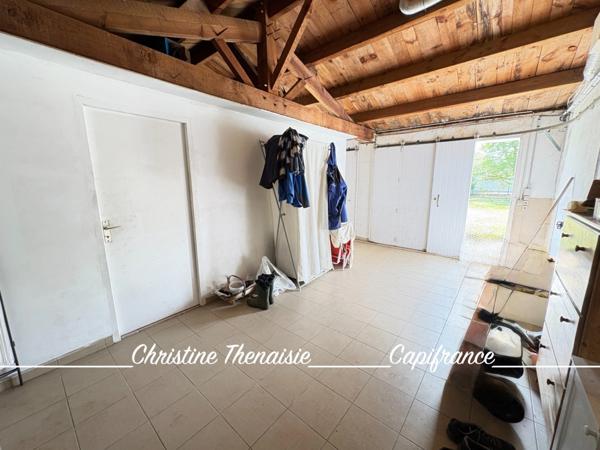 Maison à vendre sur un terrain de 2000 m2 - 4 chambres - Bureau - 3 salles d'eau - 3 wc - Dépendance de 110 m2 et garages LA GARNACHE (85)