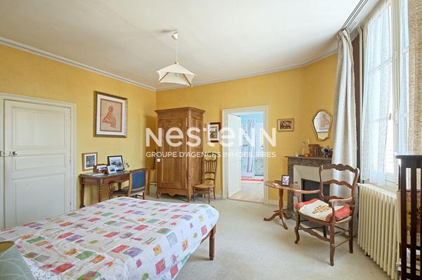 Maison de maître à vendre Vihiers centre ! 7 chambres ! 300 m² ! Jardin sans vis-à-vis, clos et dépendances - D6031