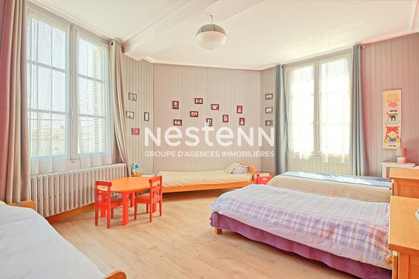 Maison de maître à vendre Vihiers centre ! 7 chambres ! 300 m² ! Jardin sans vis-à-vis, clos et dépendances - D6031
