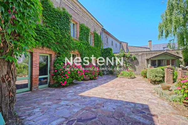 Maison de maître à vendre Vihiers centre ! 7 chambres ! 300 m² ! Jardin sans vis-à-vis, clos et dépendances - D6031