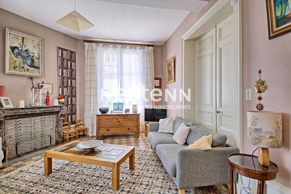 Maison de maître à vendre Vihiers centre ! 7 chambres ! 300 m² ! Jardin sans vis-à-vis, clos et dépendances - D6031