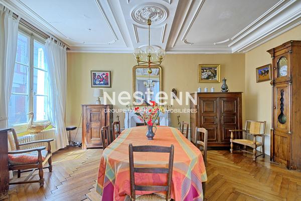 Maison de maître à vendre Vihiers centre ! 7 chambres ! 300 m² ! Jardin sans vis-à-vis, clos et dépendances - D6031