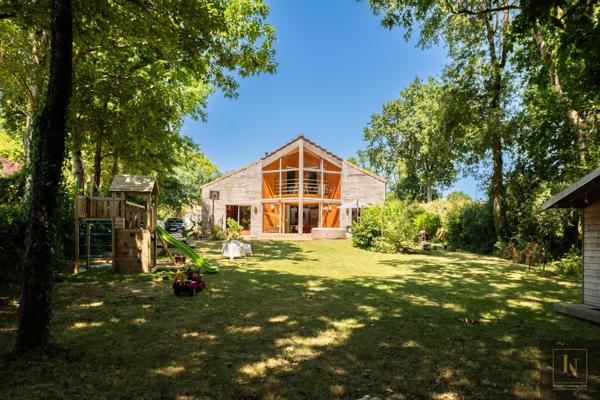 Maison
                                                                                                                                                                                                                                                                                                                        7 pièce(s)                                                                                                                                                                                                          5 chambre(s)                                                                                                                                                                                                          169  m²