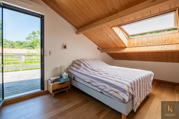 Maison
                                                                                                                                                                                                                                                                                                                        7 pièce(s)                                                                                                                                                                                                          5 chambre(s)                                                                                                                                                                                                          169  m²