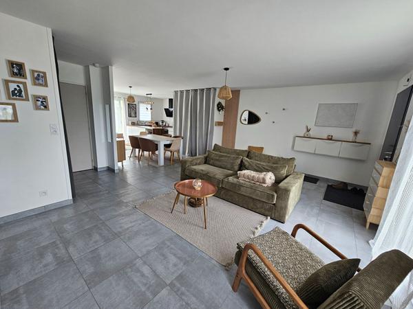 Maison 2016 plain-pied ? 3 chambres ? Parfait état - Pellouailles-les-Vignes