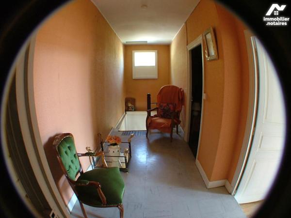 SAINT-GAUDENS CENTRE, maison F5 de 152 m² habitables sur parcelle de 330 m² avec balcon et terrasse.