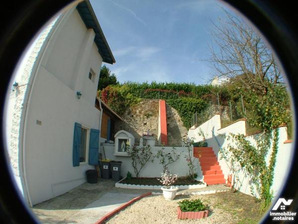 SAINT-GAUDENS CENTRE, maison F5 de 152 m² habitables sur parcelle de 330 m² avec balcon et terrasse.