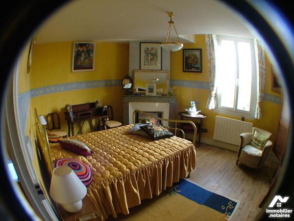 SAINT-GAUDENS CENTRE, maison F5 de 152 m² habitables sur parcelle de 330 m² avec balcon et terrasse.