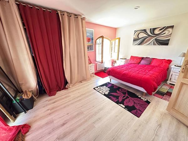 Magnifique mas provençal classé monument historique à Lançon-de-Provence