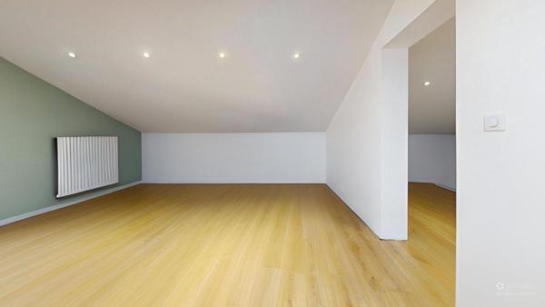 Maison de bourg de caractère avec grange et petit extérieur