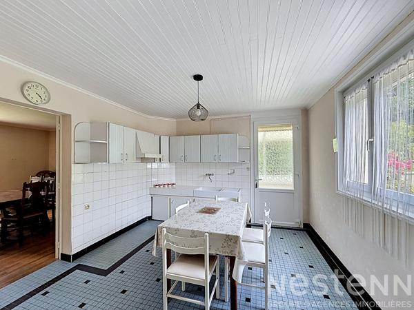 Maison 3 chambres - Garage et dépendances - 93m²  ; Hennebont, Kerpotence.