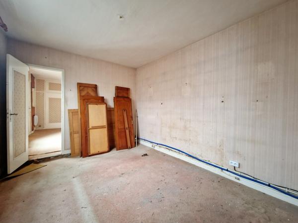 La Rochelle (17000) Échoppe de caractère à rénover – Fort potentiel à La Rochelle quartier Trompette