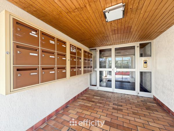 Appartement
         4 pièces
        - 70 m² 185 000 € *