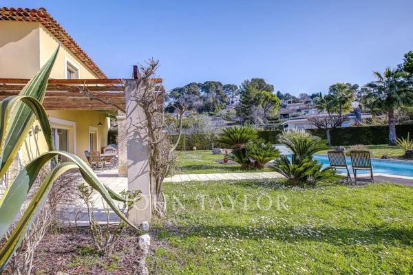 Retour à la vente - Villa familiale dans un quartier résidentiel prisé de Mougins