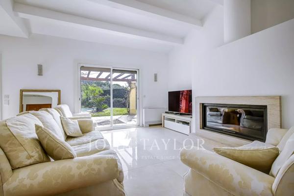 Retour à la vente - Villa familiale dans un quartier résidentiel prisé de Mougins