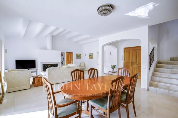 Retour à la vente - Villa familiale dans un quartier résidentiel prisé de Mougins