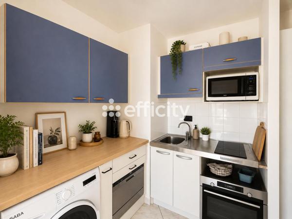 Appartement
         2 pièces
        - 44 m² 225 000 € *
