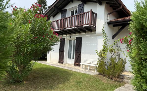 Maison à vendre    6 pièces • 160 m2 Saint-Jean-de-Luz