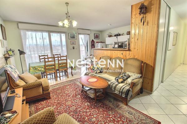 Appartement - T3 - 68m² - Saint-Fons - Commerces - Tramway T10 - Ecoles - Garages - Cave - Loggia