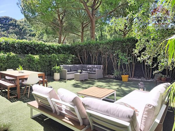 MARSEILLE 9EME - APPARTEMENT T3 70m² - GRAND JARDIN AU CALME ABSOLU - QUARTIER SORMIOU