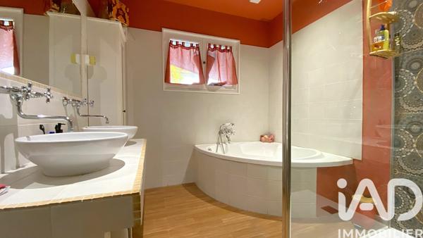 Maison à vendre 6 pièces 222 m² Saint-Loubès