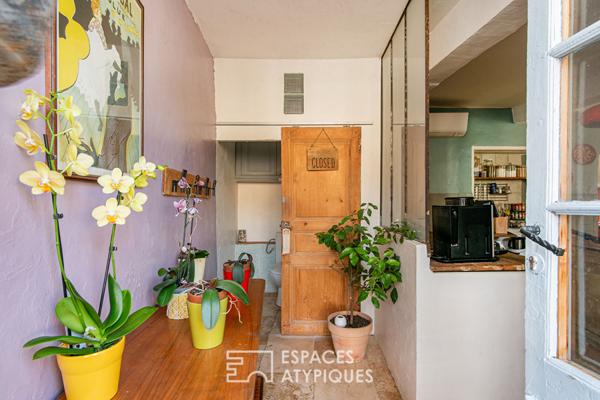 Maison de village de 170m2 – 179 m² de terrain avec cour, piscine et local commercial