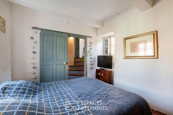 Maison de village de 170m2 – 179 m² de terrain avec cour, piscine et local commercial