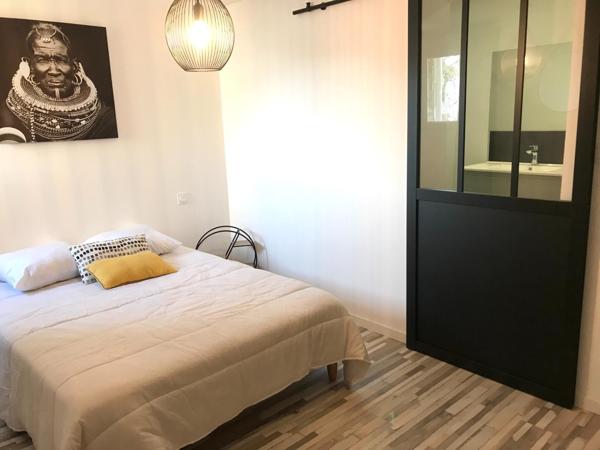 APPARTEMENT AVEC TERRASSE A DEUX PAS DE LA MER ET COMMERCES !