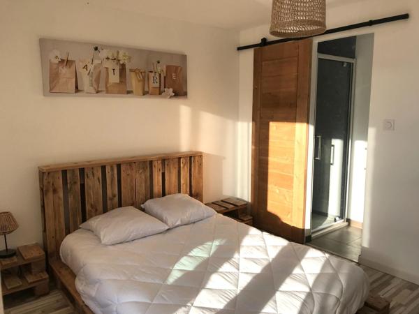 APPARTEMENT AVEC TERRASSE A DEUX PAS DE LA MER ET COMMERCES !