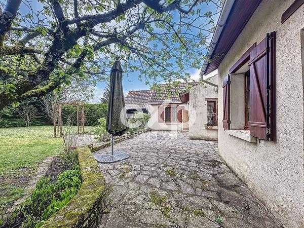 Lamorlaye Centre – Maison familiale en pierre – 5 pièces – 200 m²