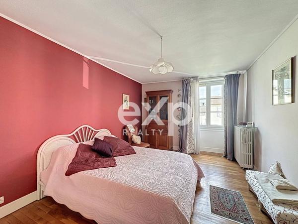 Lamorlaye Centre – Maison familiale en pierre – 5 pièces – 200 m²