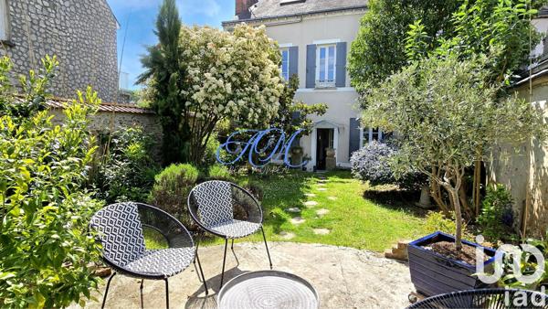 Maison à vendre 9 pièces 205 m² Auneau-Bleury-Saint-Symphorien