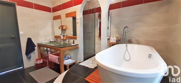 Maison à vendre 9 pièces 205 m² Auneau-Bleury-Saint-Symphorien