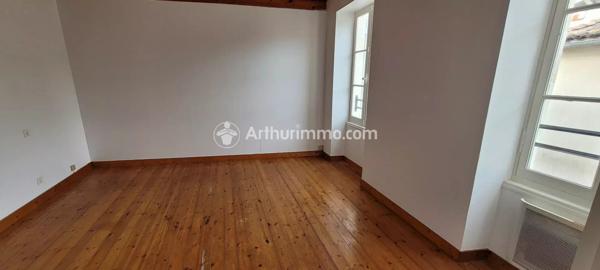 Location Appartement 3 pièces 44 m2 à Saint-Jean-d'Angély