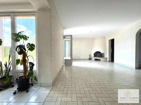 Maison familiale de 6 pièces tout à pied avec garage et atelier