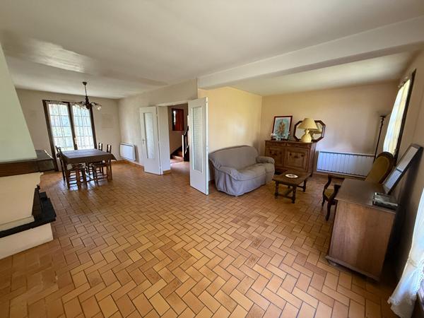 Maison familiale 109m2, 3 chambres, garage et dépendances - L'Agence Locale