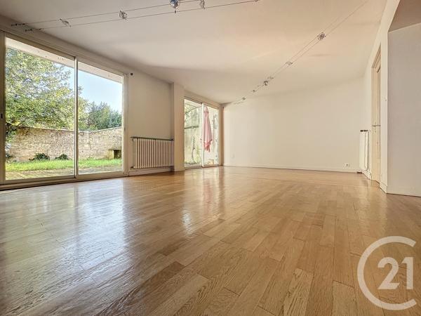 Maison à vendre  10 pièces - 240 m 2   ANGOULEME  - 16