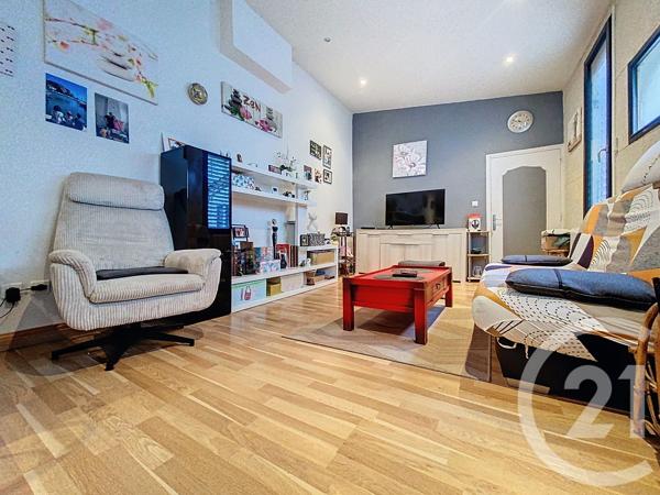 Appartement F2 à vendre  2 pièces - 54,80 m 2   ROCHEFORT  - 17