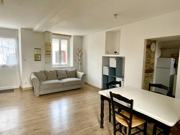 A LOUER à CHATELAIN - Belle Petite Maison T2 - 48 m2