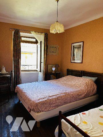 Maison de village avec jardin intérieur