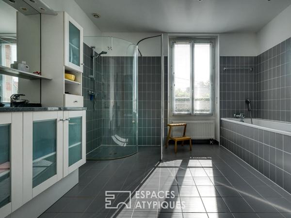 Demeure bourgeoise rénovée avec maison annexe et jardin en centre-ville