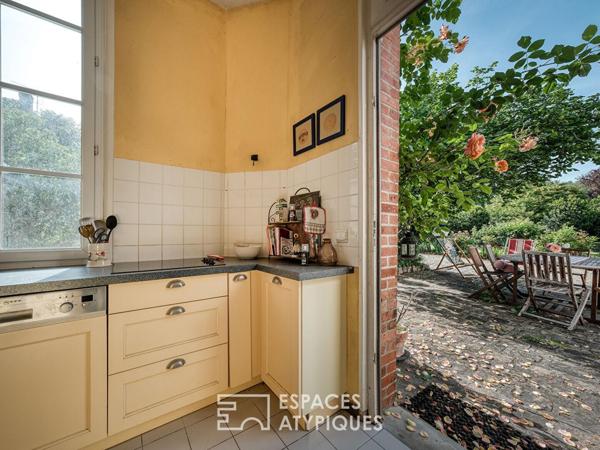 Demeure bourgeoise rénovée avec maison annexe et jardin en centre-ville